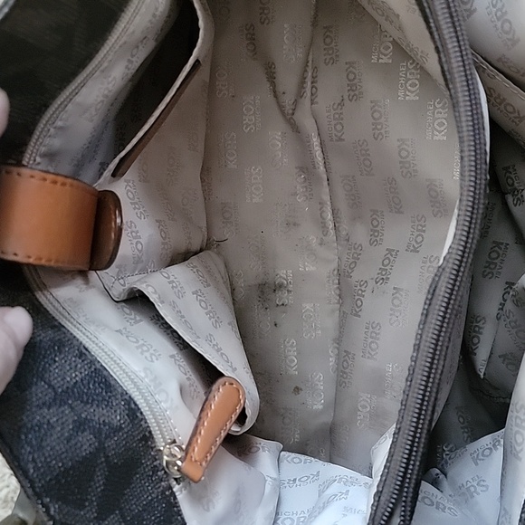 Michael Kors Handbag & Wallet - Picture 6 of 14